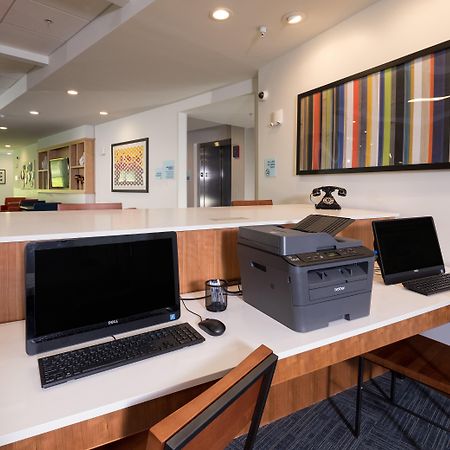 Holiday Inn Express & Suites - Portage By Ihg Екстериор снимка