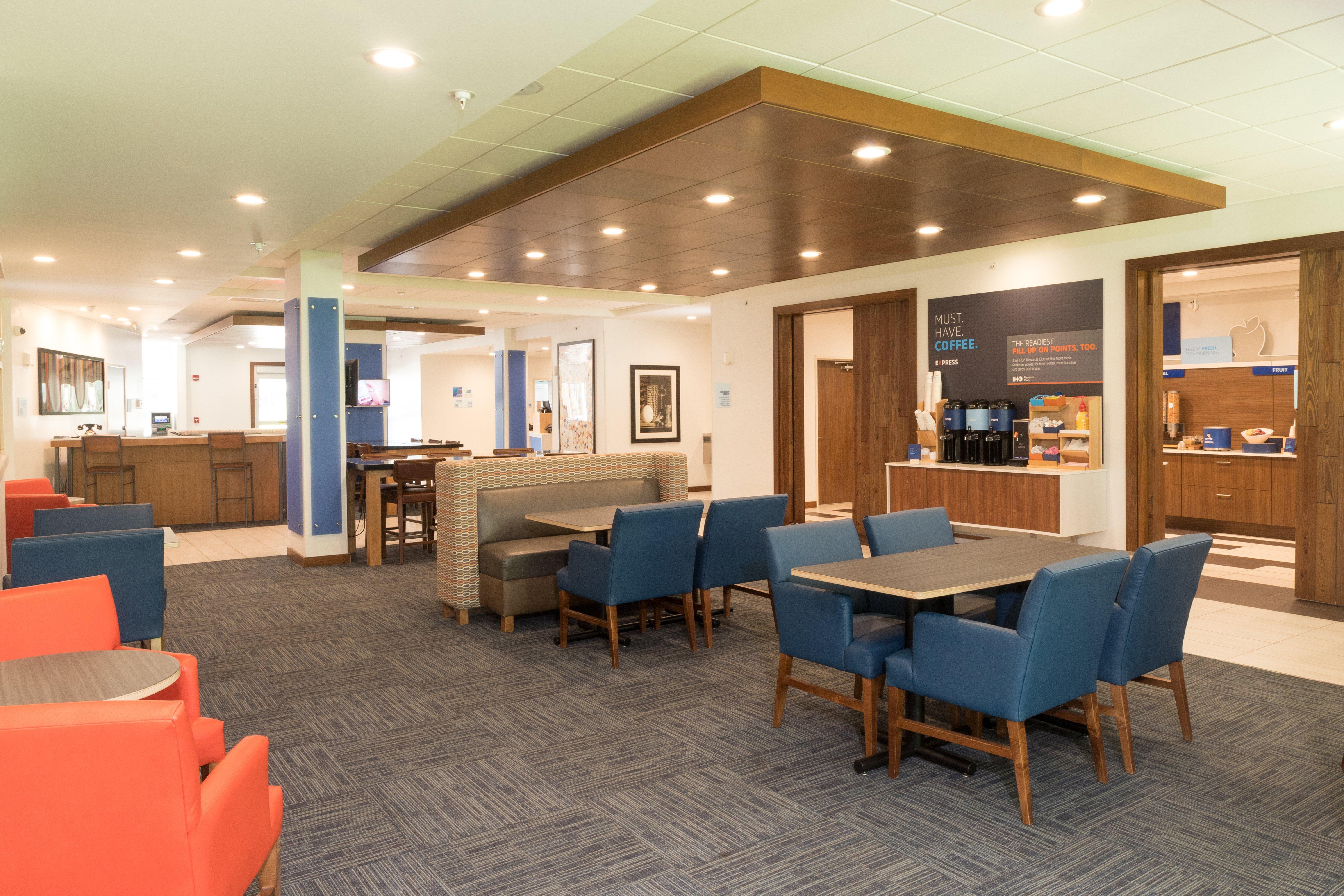 Holiday Inn Express & Suites - Portage By Ihg Екстериор снимка