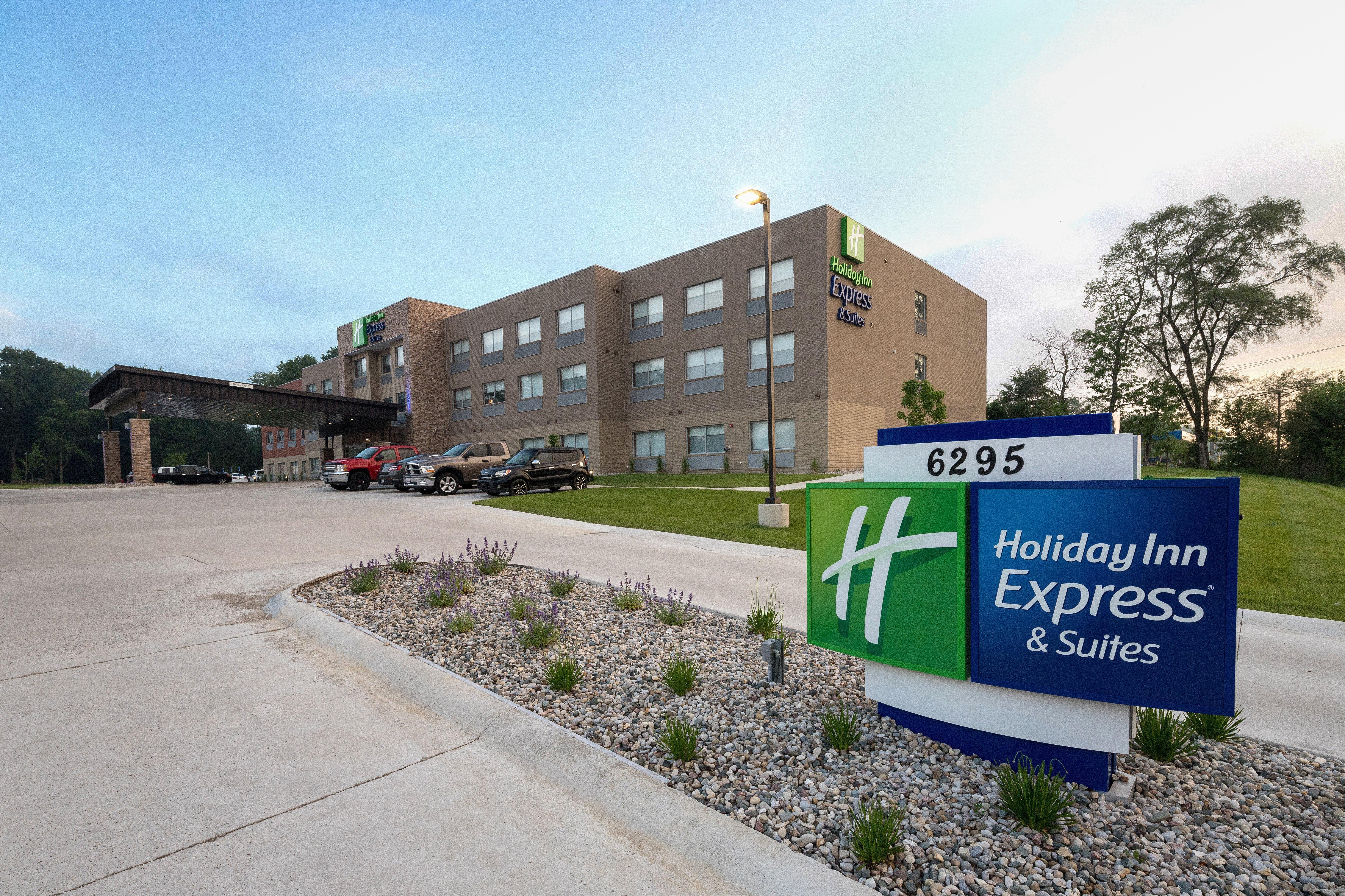 Holiday Inn Express & Suites - Portage By Ihg Екстериор снимка
