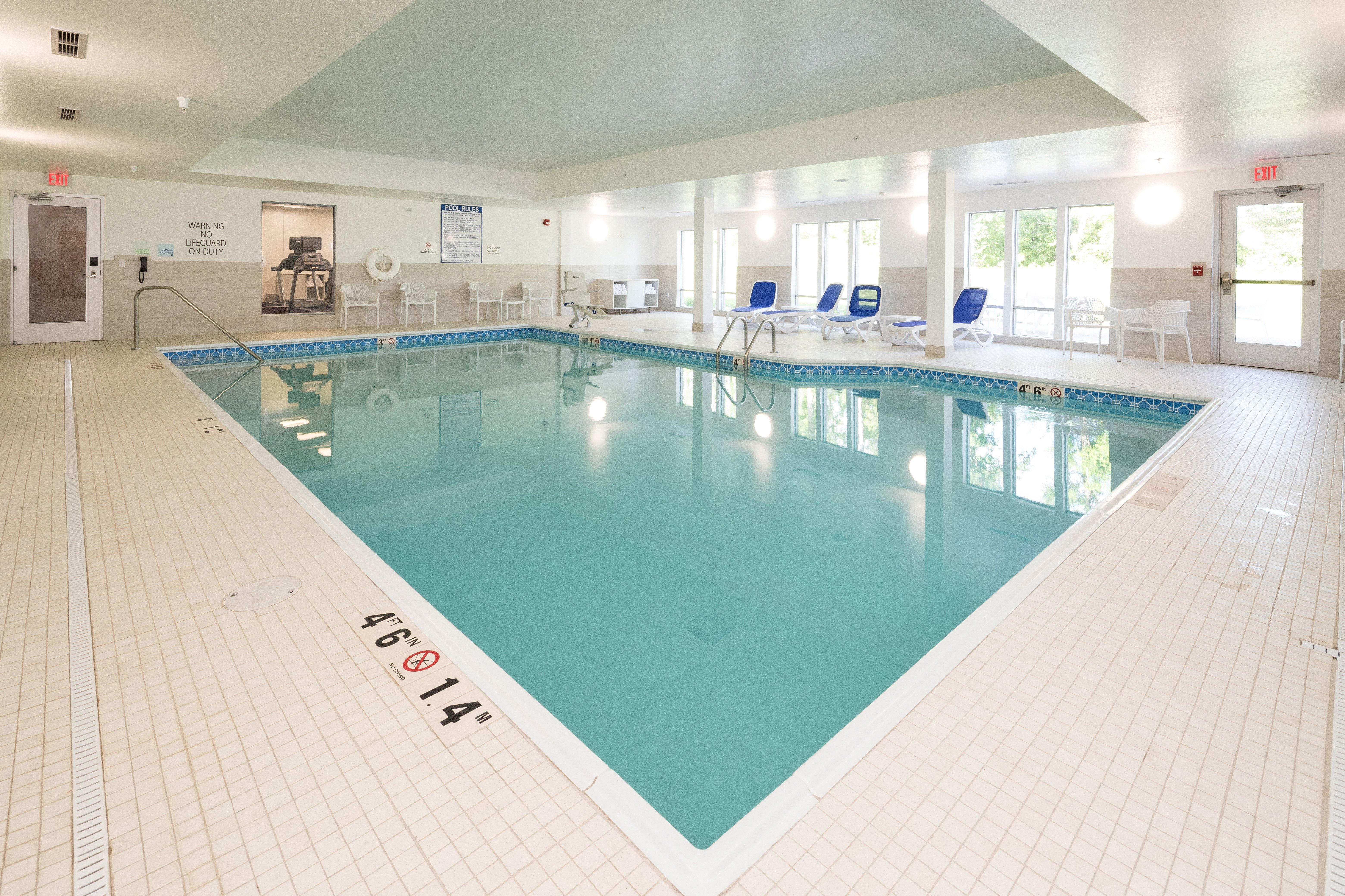 Holiday Inn Express & Suites - Portage By Ihg Екстериор снимка