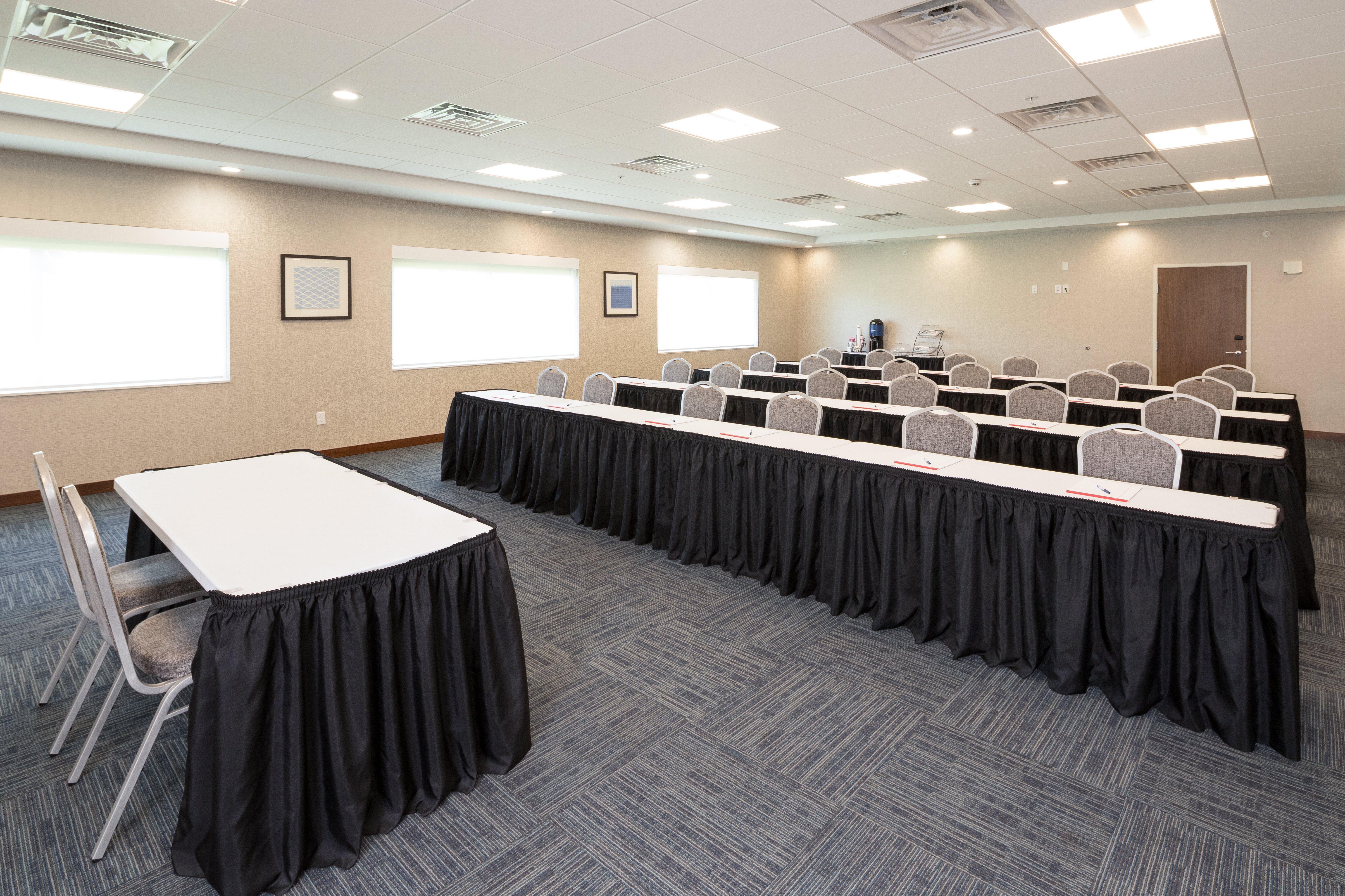 Holiday Inn Express & Suites - Portage By Ihg Екстериор снимка