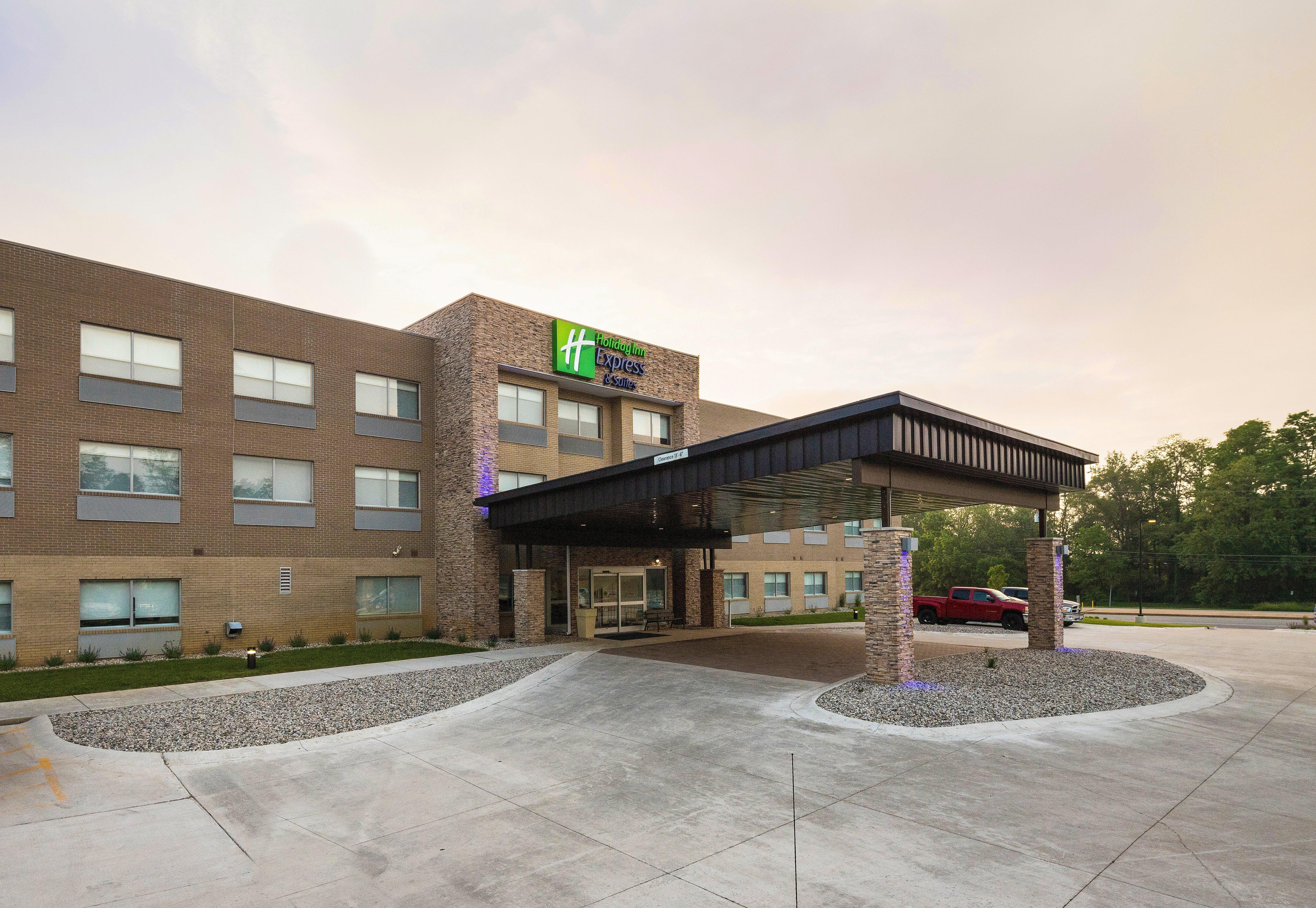 Holiday Inn Express & Suites - Portage By Ihg Екстериор снимка