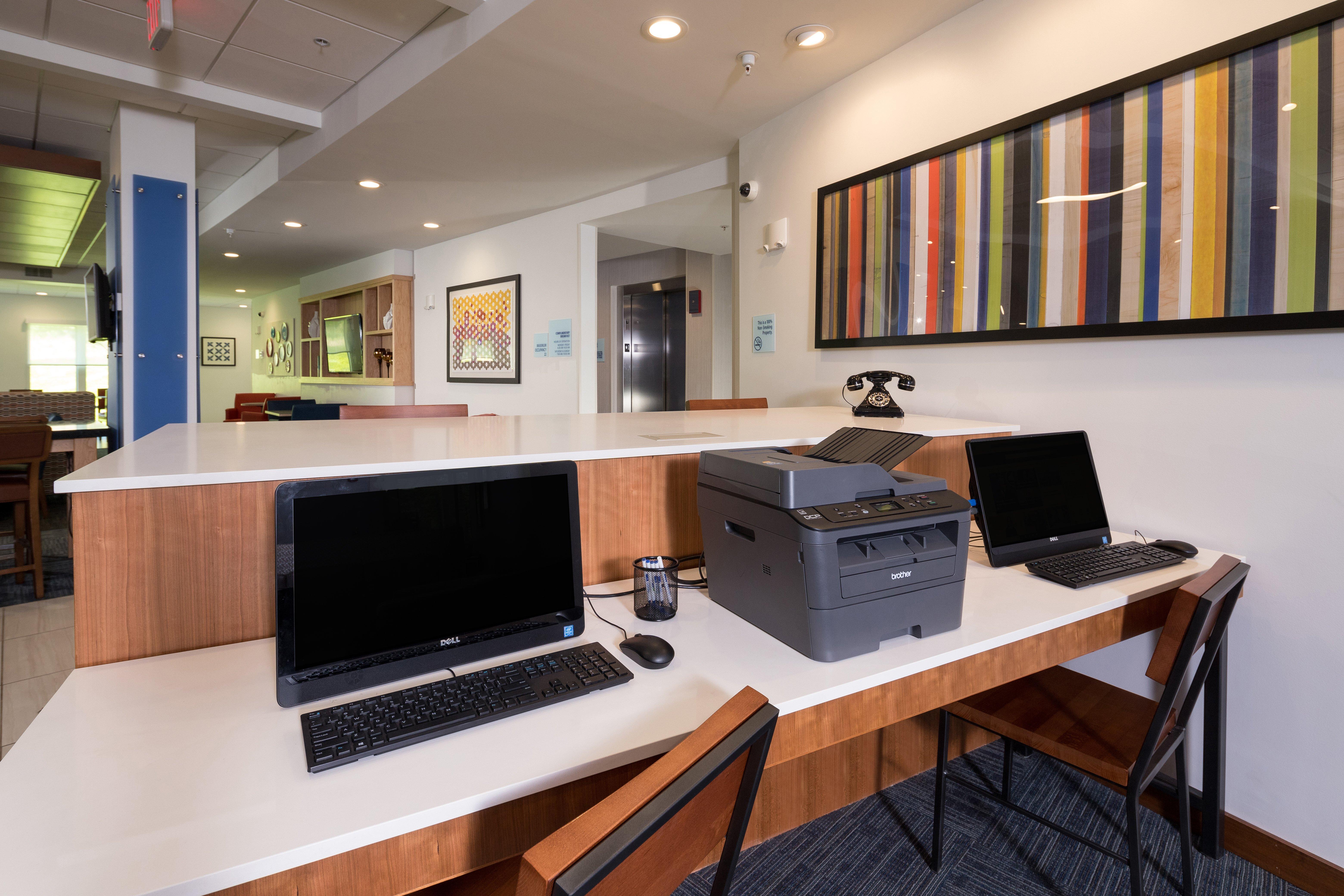 Holiday Inn Express & Suites - Portage By Ihg Екстериор снимка