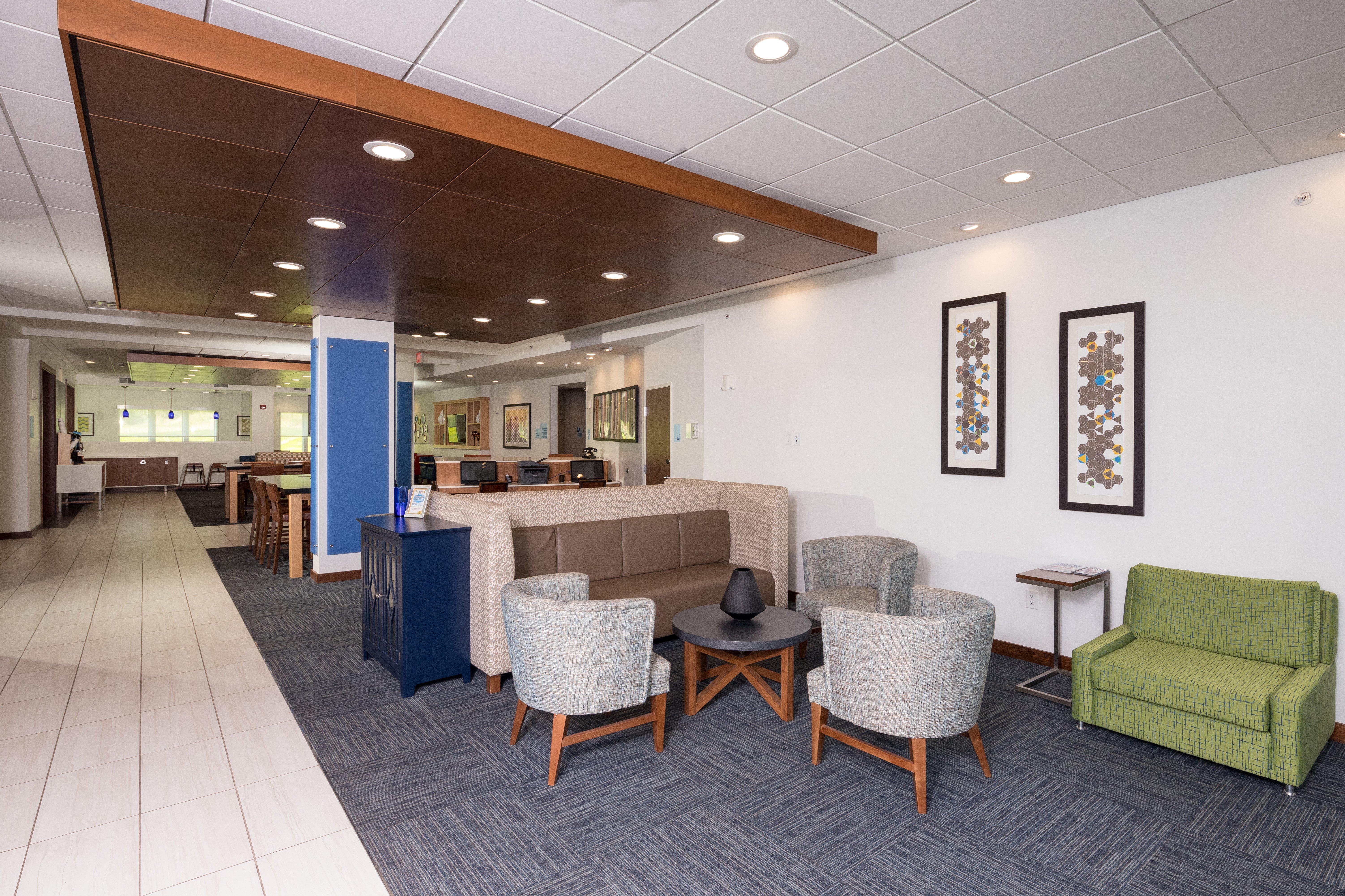 Holiday Inn Express & Suites - Portage By Ihg Екстериор снимка