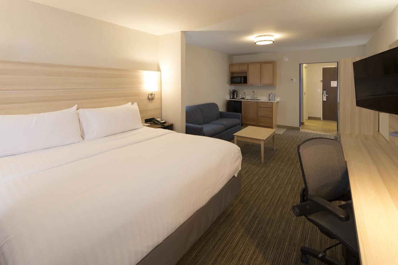 Holiday Inn Express & Suites - Portage By Ihg Екстериор снимка