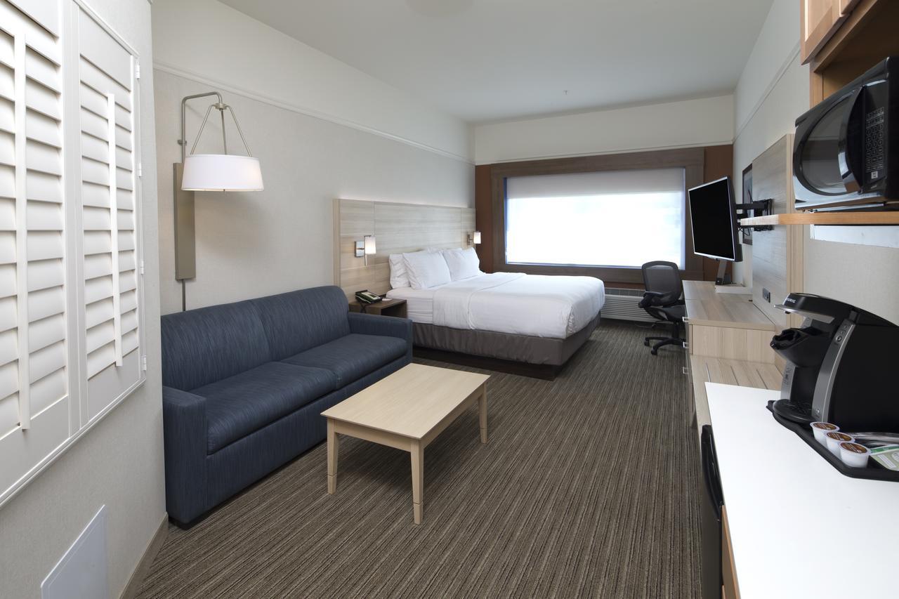 Holiday Inn Express & Suites - Portage By Ihg Екстериор снимка