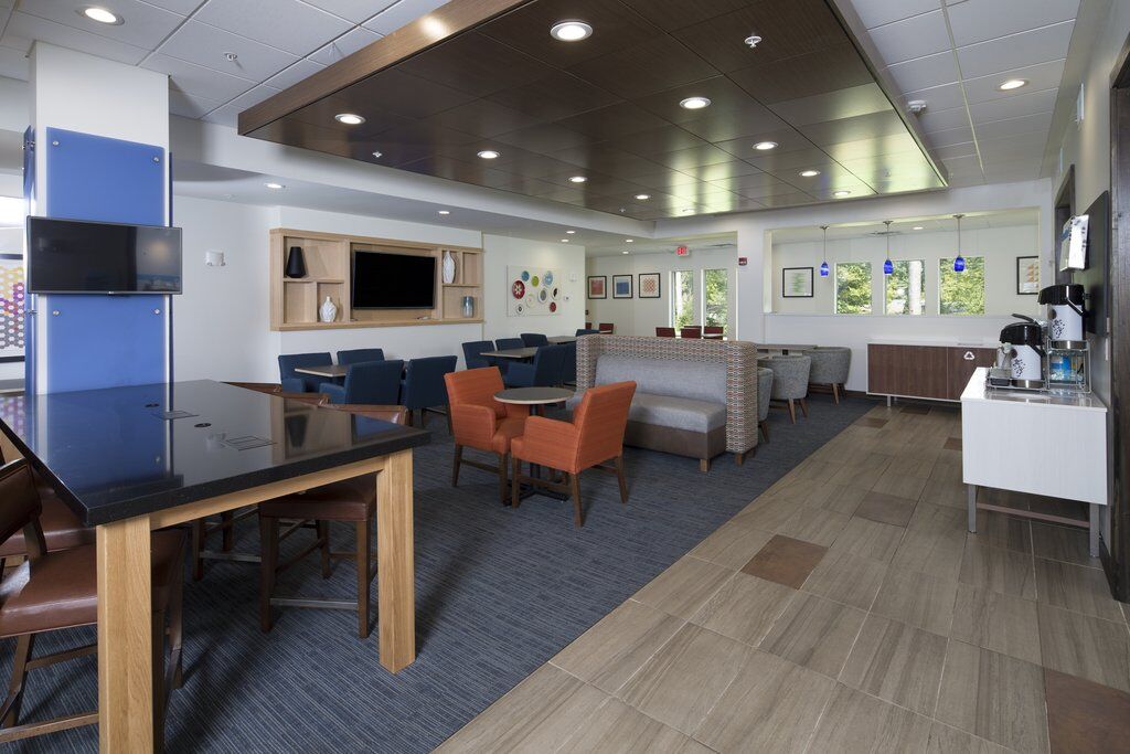 Holiday Inn Express & Suites - Portage By Ihg Екстериор снимка