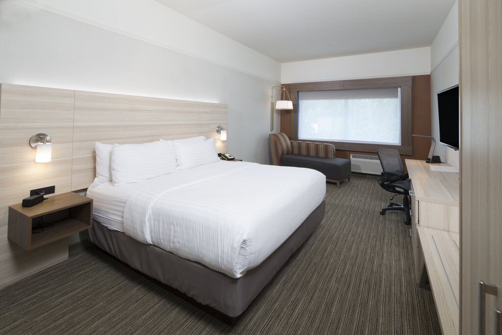 Holiday Inn Express & Suites - Portage By Ihg Екстериор снимка