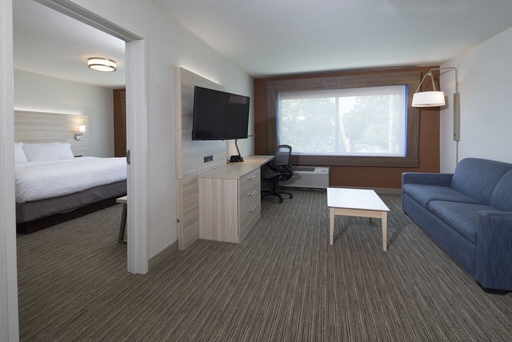 Holiday Inn Express & Suites - Portage By Ihg Екстериор снимка