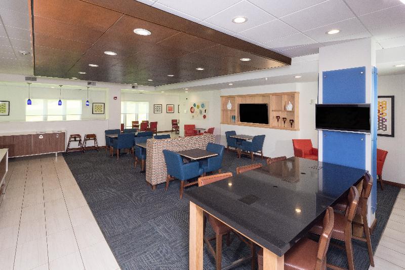 Holiday Inn Express & Suites - Portage By Ihg Екстериор снимка